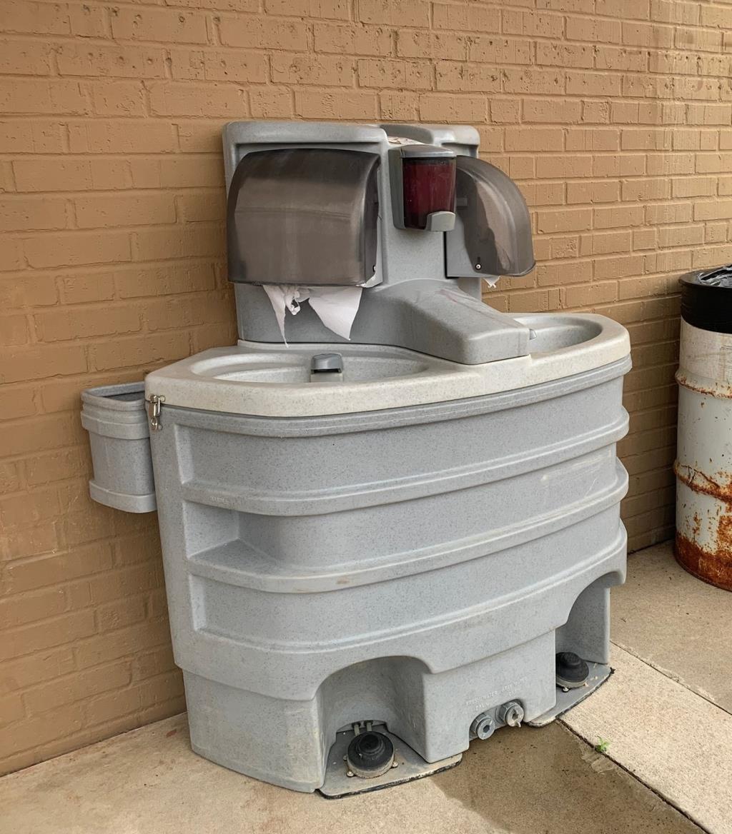 Portable handwashing station