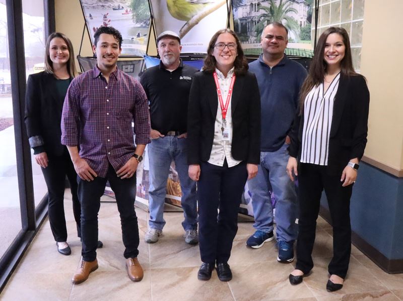 Group photo of 6 people